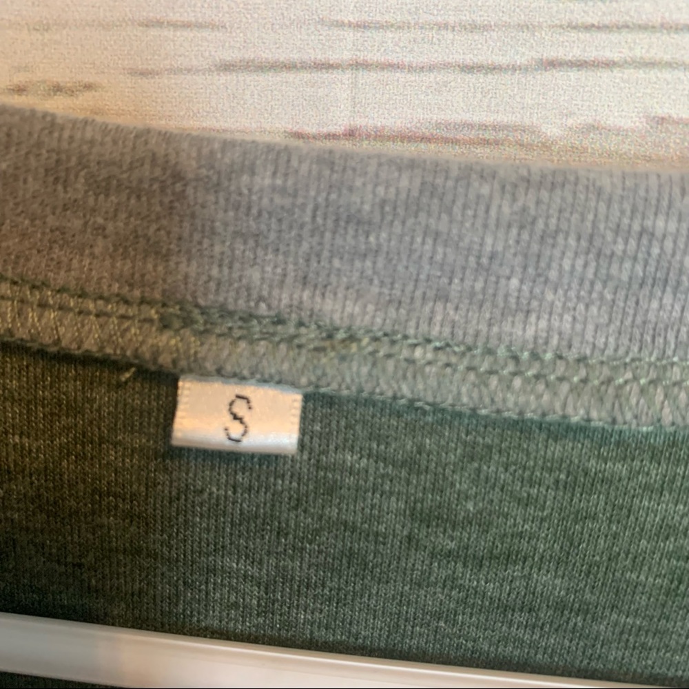 Green Long Sleeve Shirt - Picture 3 of 4